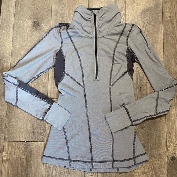Lululemon Mind Over Matter Pullover Top Gray Striped Size 4 K75 - Picture 2 of 10